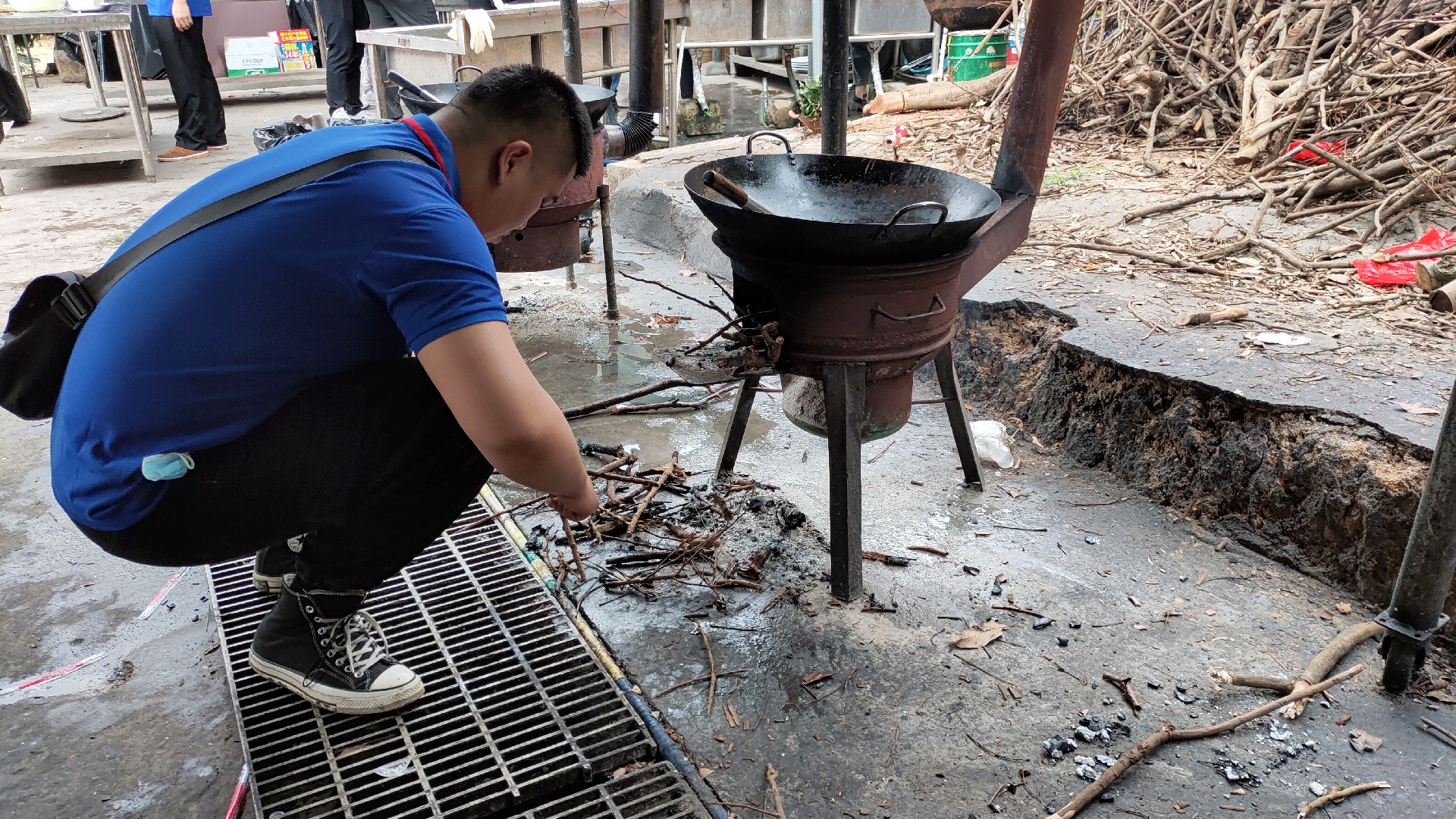 松湖騎行，穿樹飛花；農(nóng)家休閑，擁抱自然