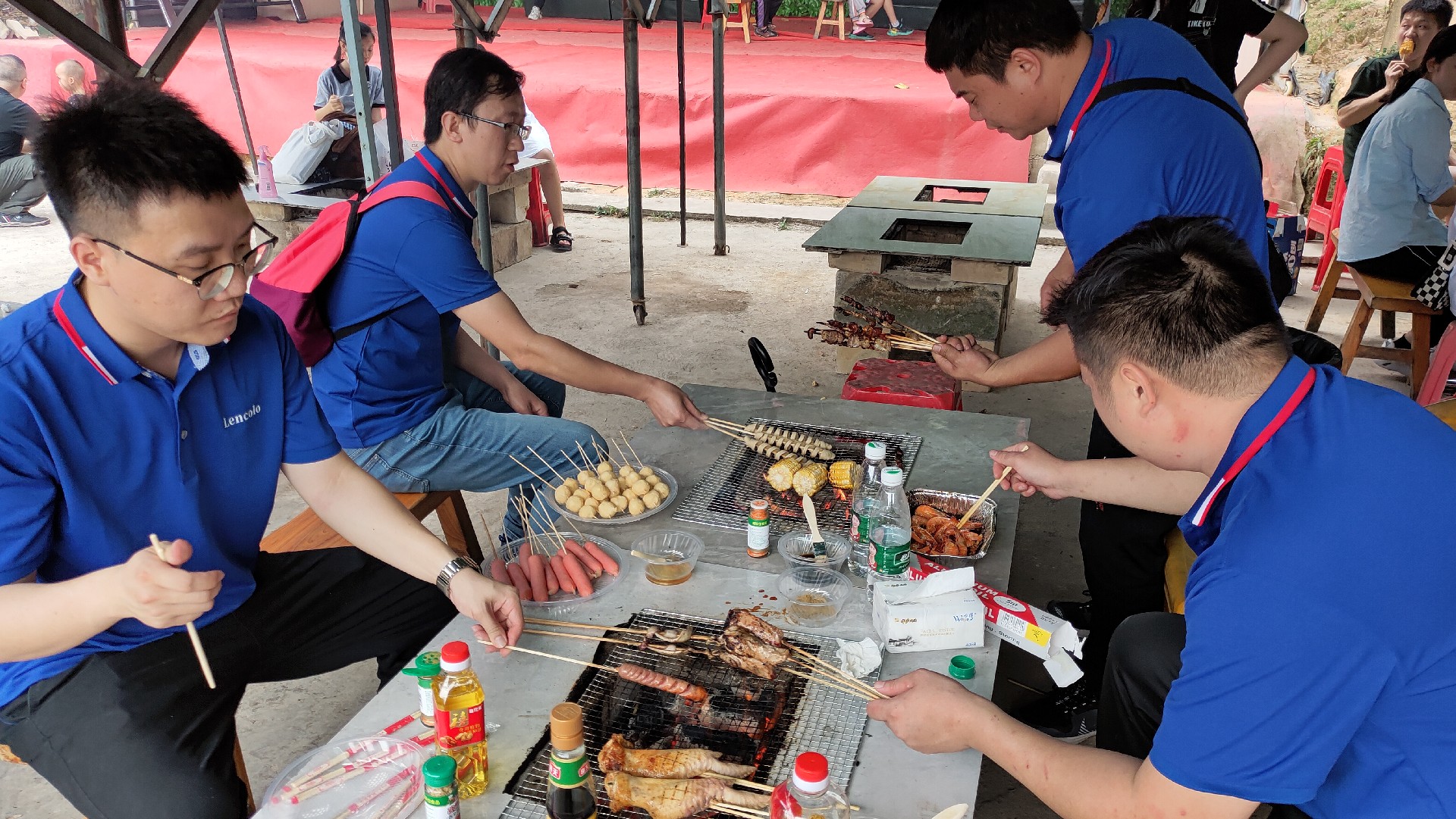 松湖騎行，穿樹飛花；農(nóng)家休閑，擁抱自然