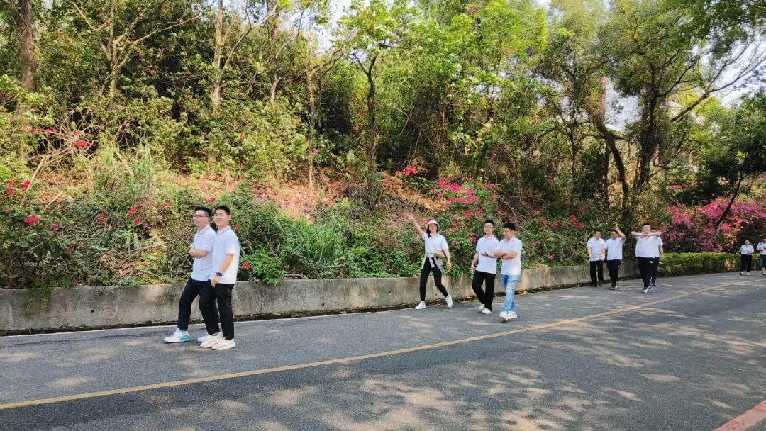 覽紅花湖美景，鑄藍(lán)柯路精神